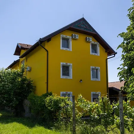 Imanje Borkonjic Bed & Breakfast